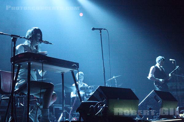 BLONDE REDHEAD - 2007-11-21 - PARIS - Zenith - Kazu Makino - Simone Pace - Amedeo Pace